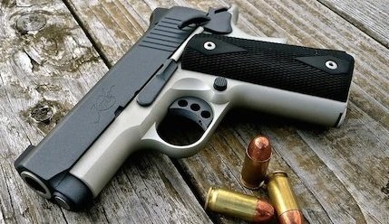 détecter personne armée. Pistolet