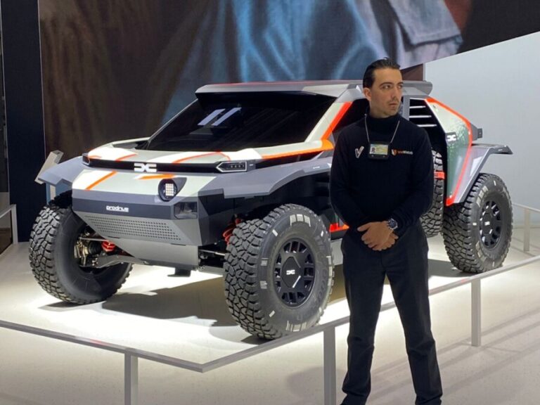 Agent WeWatch surveille un événement.